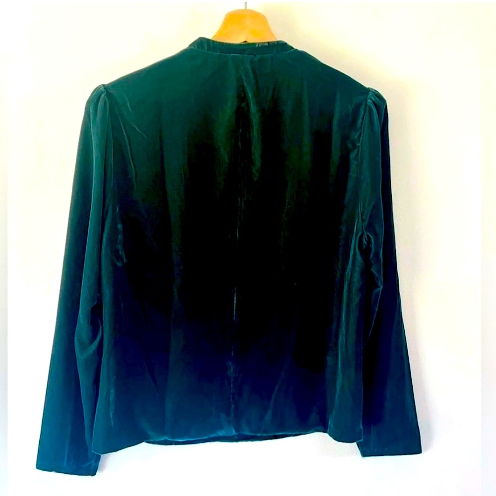 NWT UNTUCKit Green Velvet, Button Down Blouse, 💎 Buttons, M, St. Patrick Day - Picture 2 of 10